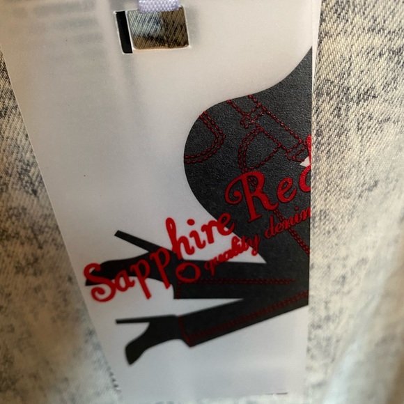 New with tags light stonewashed Sapphire red straight leg jeans with studs - Picture 5 of 14